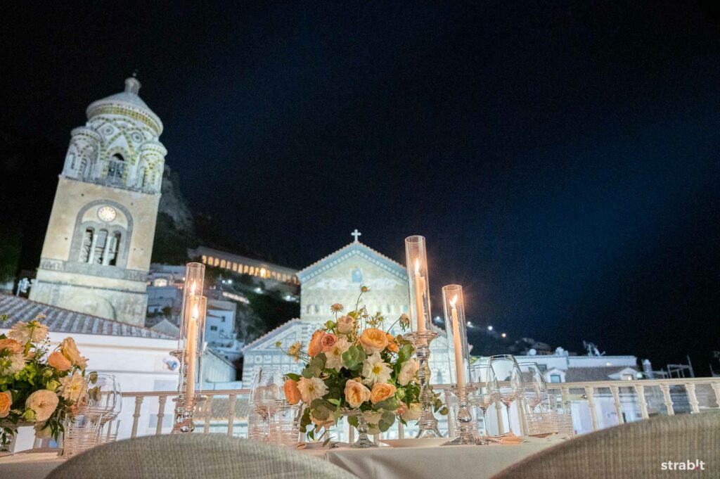Fotografia del panoramico tavolo sulla suggestiva Terrazza Duomo
